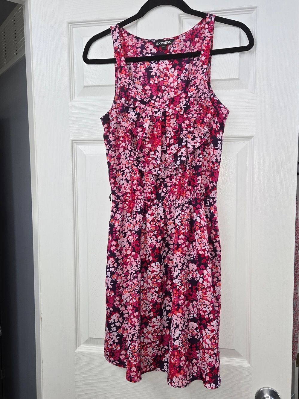 ​EXPRESS Floral Ruffle Neck Sleeveless Mini Dress Pink Purple Pockets Medium